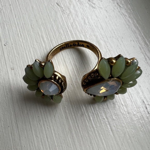 Zinnia Stella & Dot Adjustable Ring - Picture 3 of 4